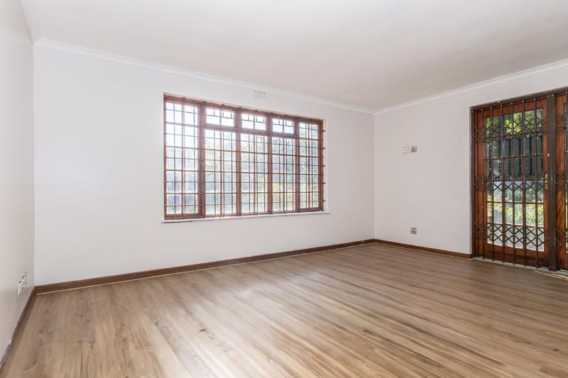 To Let 4 Bedroom Property for Rent in Bergvliet Western Cape